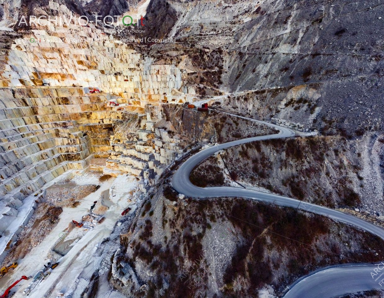 Panoramica da drone della Cave di Marmo_Cave Michelangelo_366B5183-4140-4324-B230-8D020BD11B3F