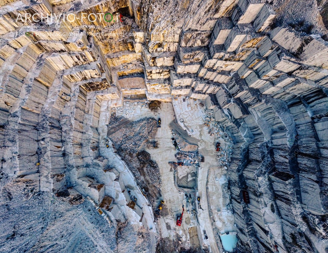 Panoramica da drone della Cave di Marmo_Cave Michelangelo_3953735D-F15F-4AC3-BF29-D1FDCB83F44D