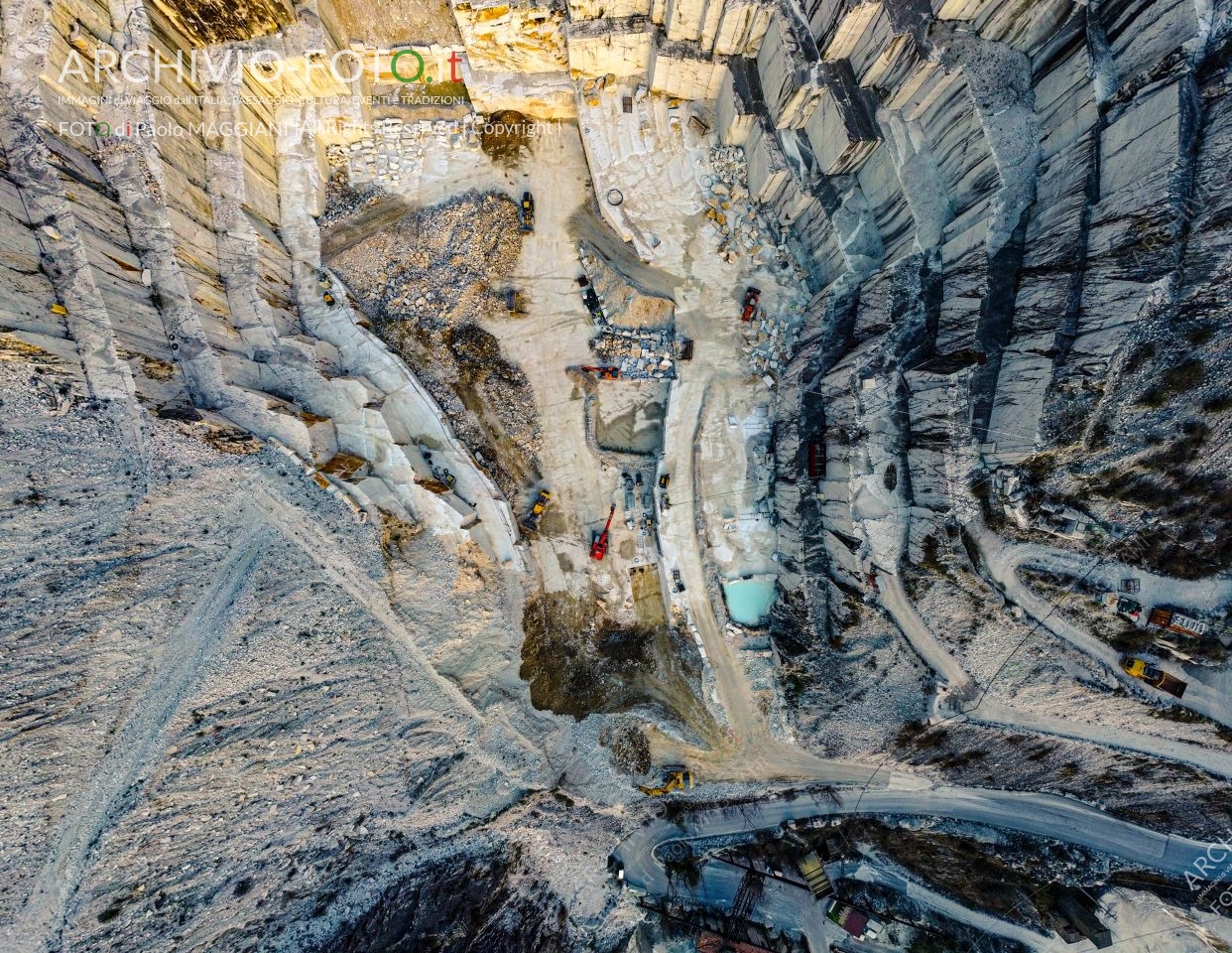 Panoramica da drone della Cave di Marmo_Cave Michelangelo_5769E6A1-1A00-49D4-8A40-B45A67AF0BFD