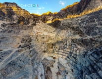 Panoramica da drone della Cave di Marmo_Cave Michelangelo_3062A03F-A9E6-4D08-8529-48B631E739EE