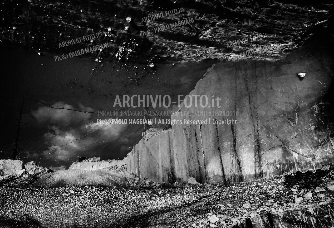 Riflessi, cave Gioia  ©Paolo Maggiani