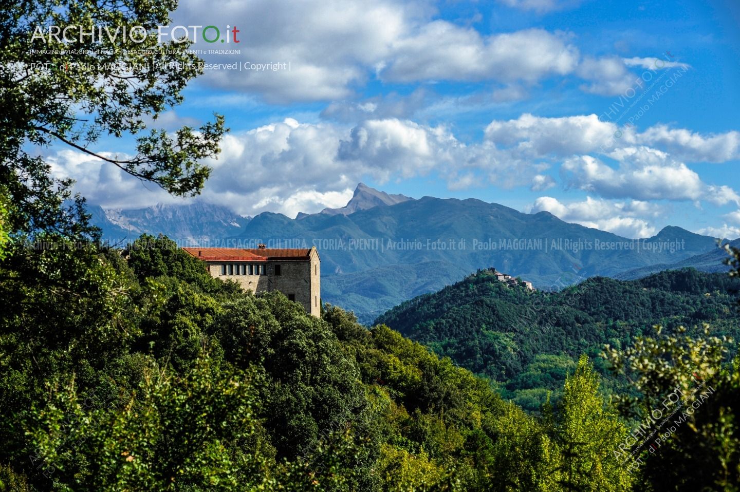 156ND700P_MAG1367_Paolo-Maggiani_07102019_Alpi-Apuane-Bibbola-castello-Lunigiana-Monte-Sagro-Podenzana